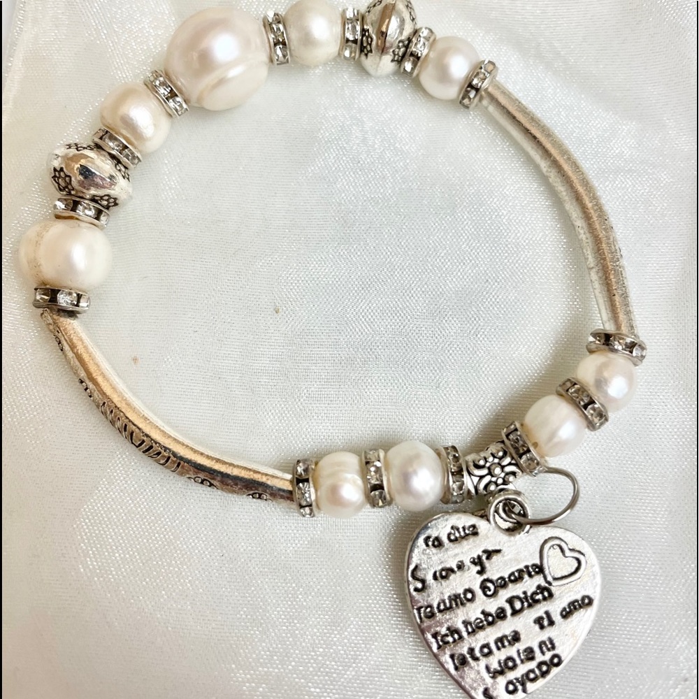 Fresh water pearls bracelet